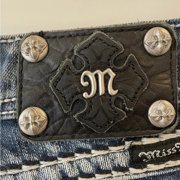 Miss Me JP5418P Capri Jeans Size 28 | Distressed Blue Denim - Picture 11 of 14